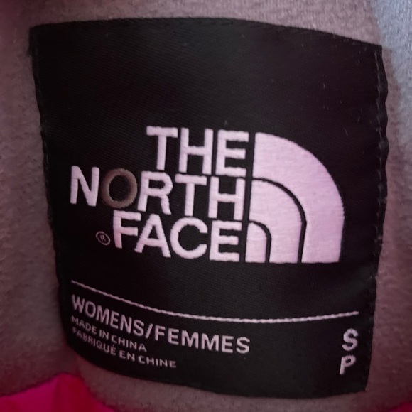 The North Face Dentelles Light Puffer Jacket in Pink Size: Small - Picture 6 of 6